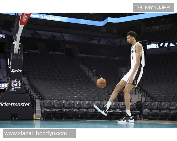 内维尔批评卢克肖需增强对抗能力以应对激烈比赛挑战